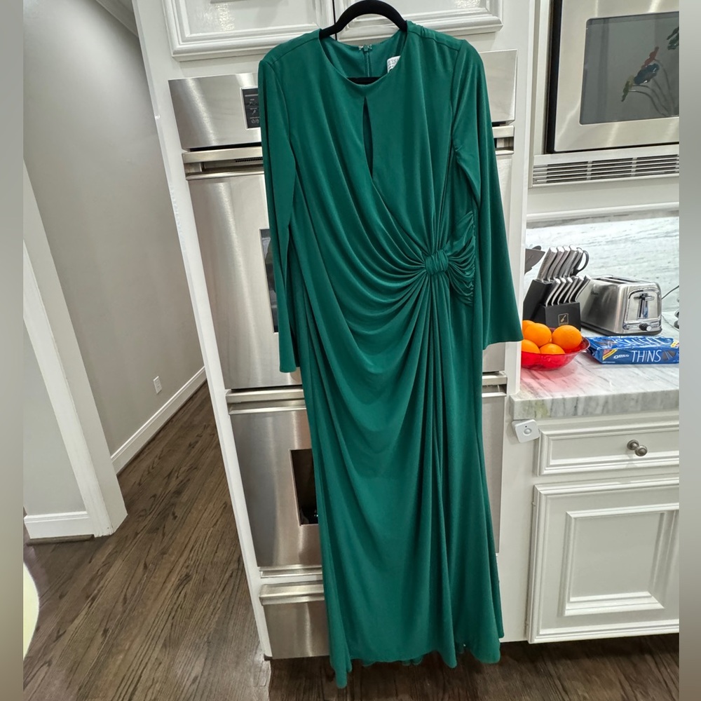 Green Maxi MAC DUGGAL formal dress